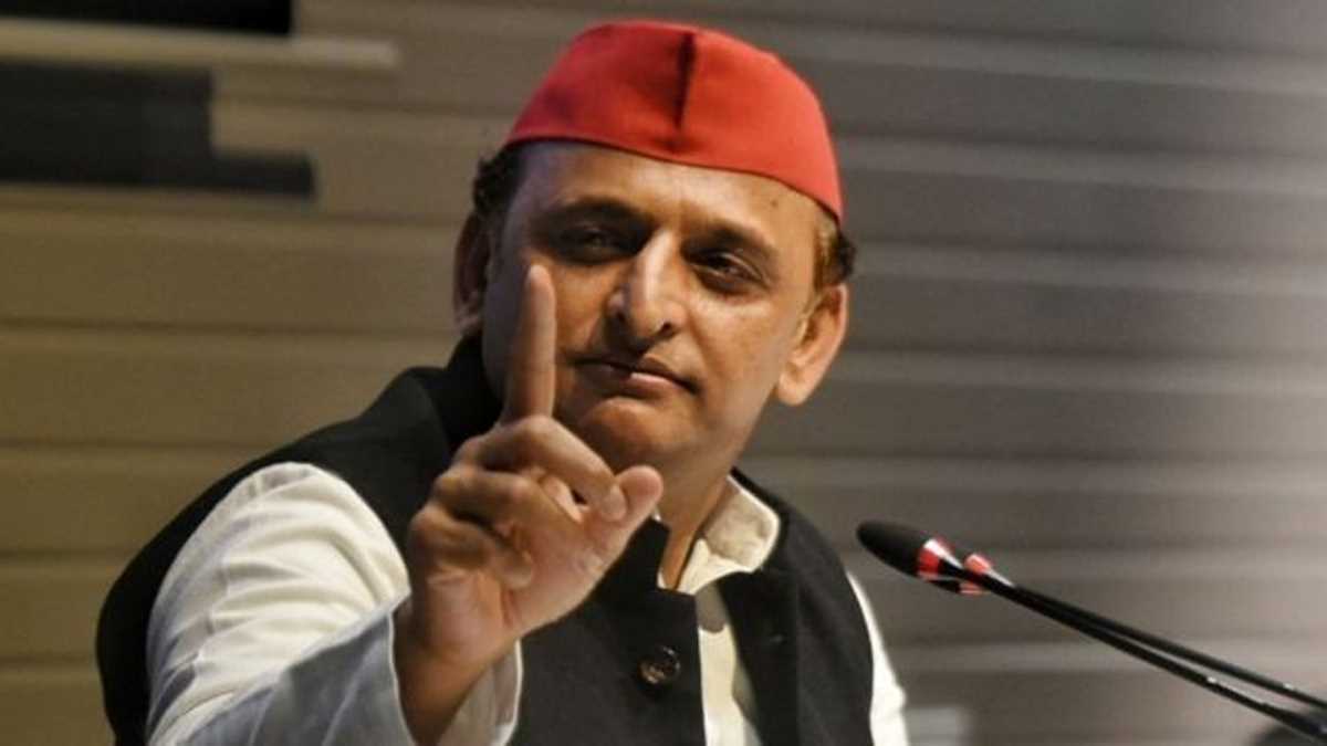 साम्प्रदायिकता के धुर विरोधी हैं आजम, इसलिए सरकार की आंखों में खटकते हैं : अखिलेेश